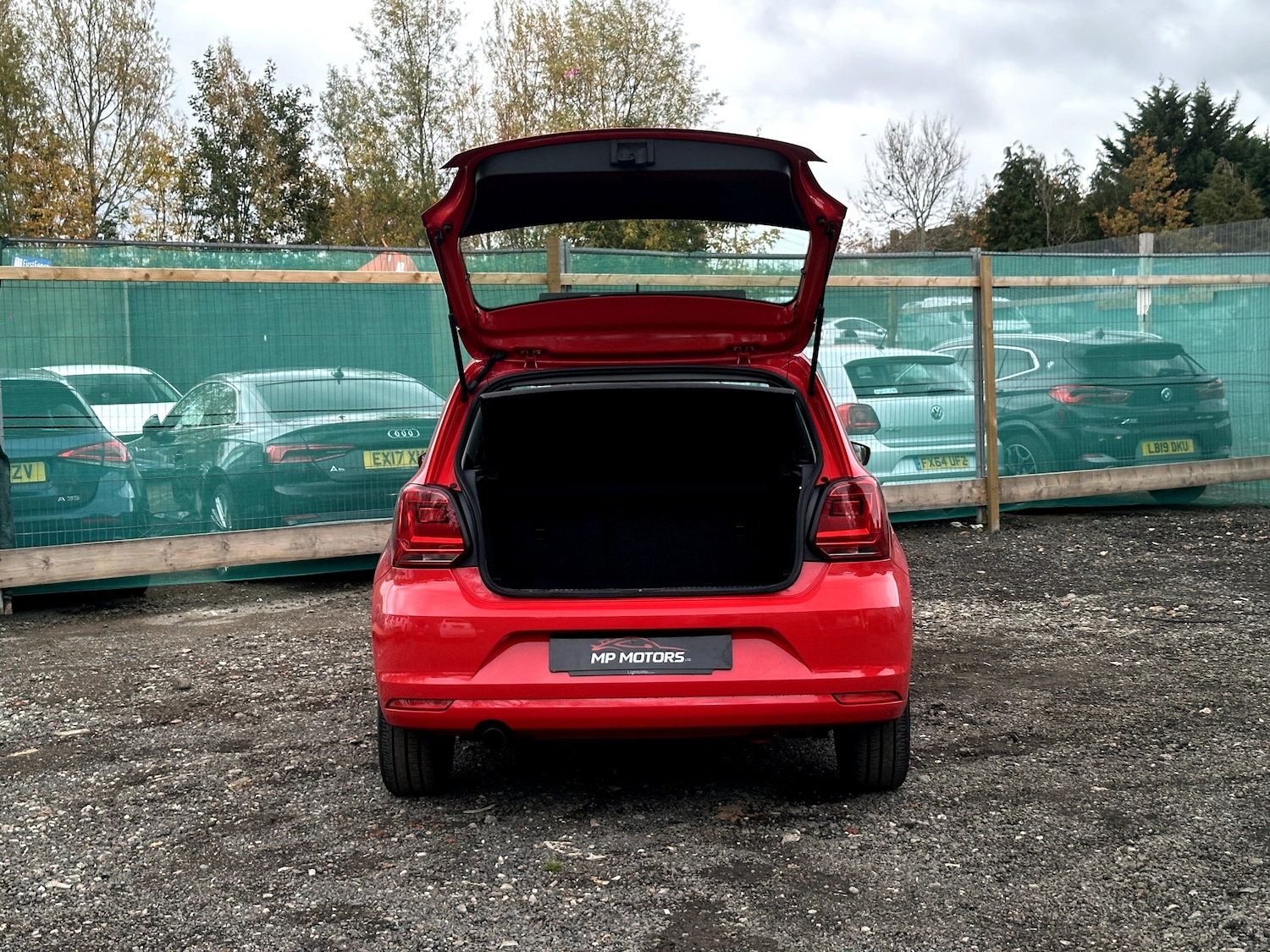 Used Volkswagen Polo 2015 for sale - 76534990: Photo 14