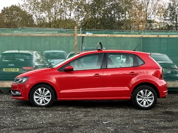 Used Volkswagen Polo 2015 for sale - 76534990: Photo