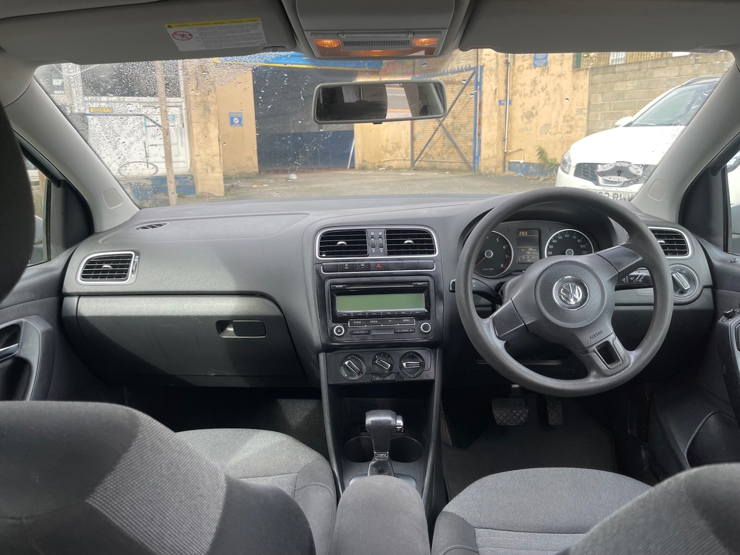 Used Volkswagen Polo 2010 for sale - 77715484: Photo 11