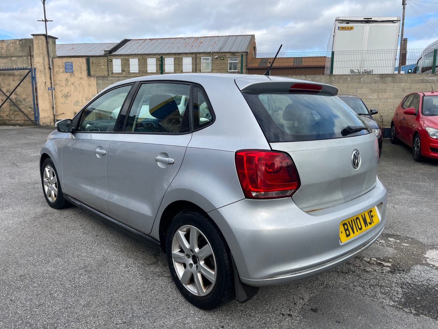 Used Volkswagen Polo 2010 for sale - 77715484: Photo 5