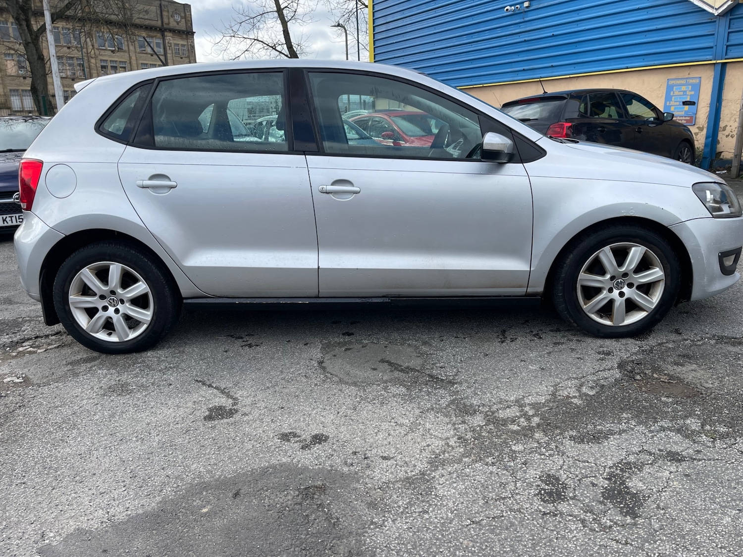 Used Volkswagen Polo 2010 for sale - 77715484: Photo 8