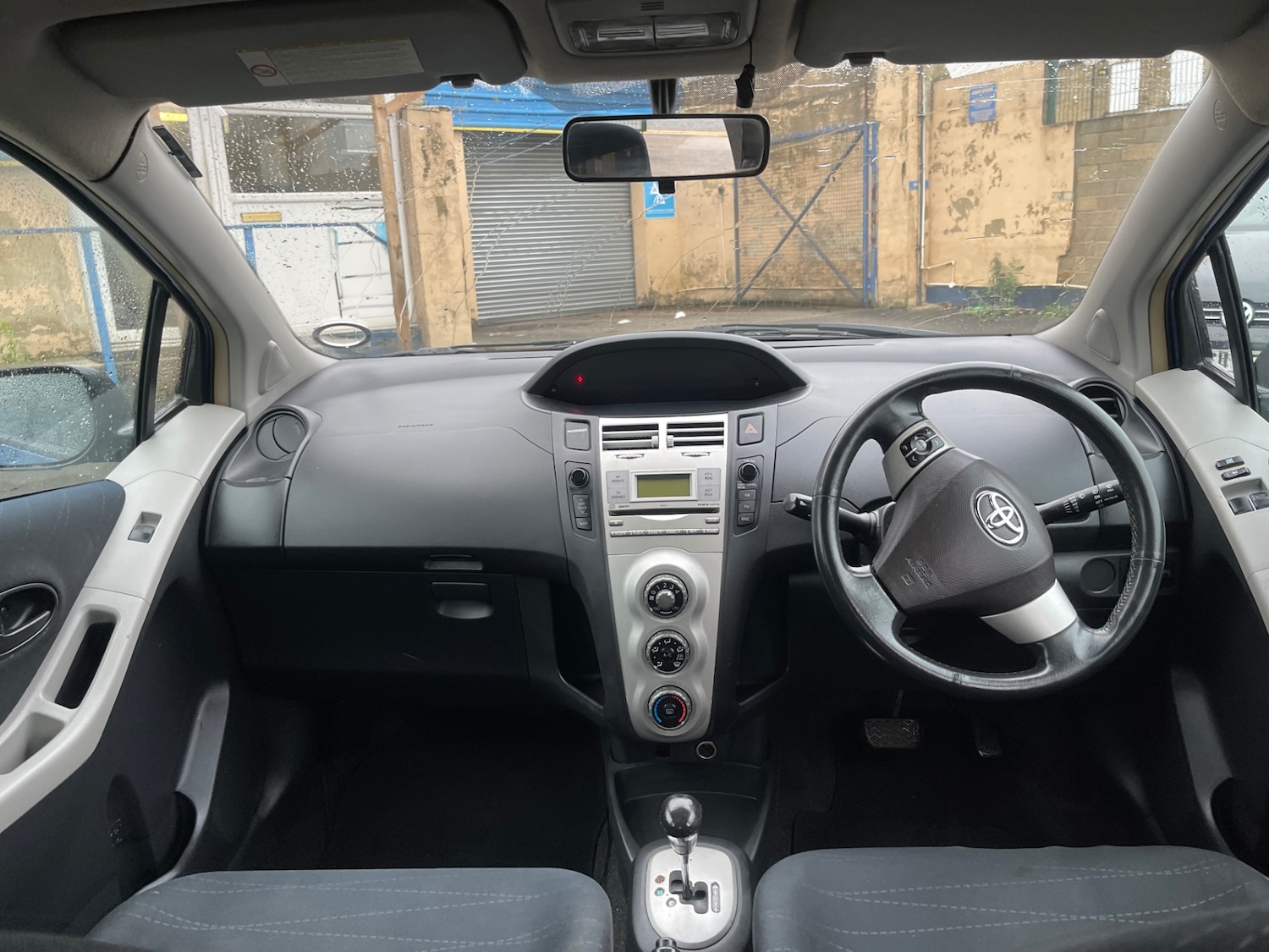 Used Toyota Yaris 2006 for sale - 77024109: Photo 11