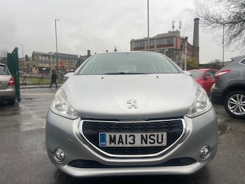 Used Peugeot 208 2013 for sale - 76809433: Photo