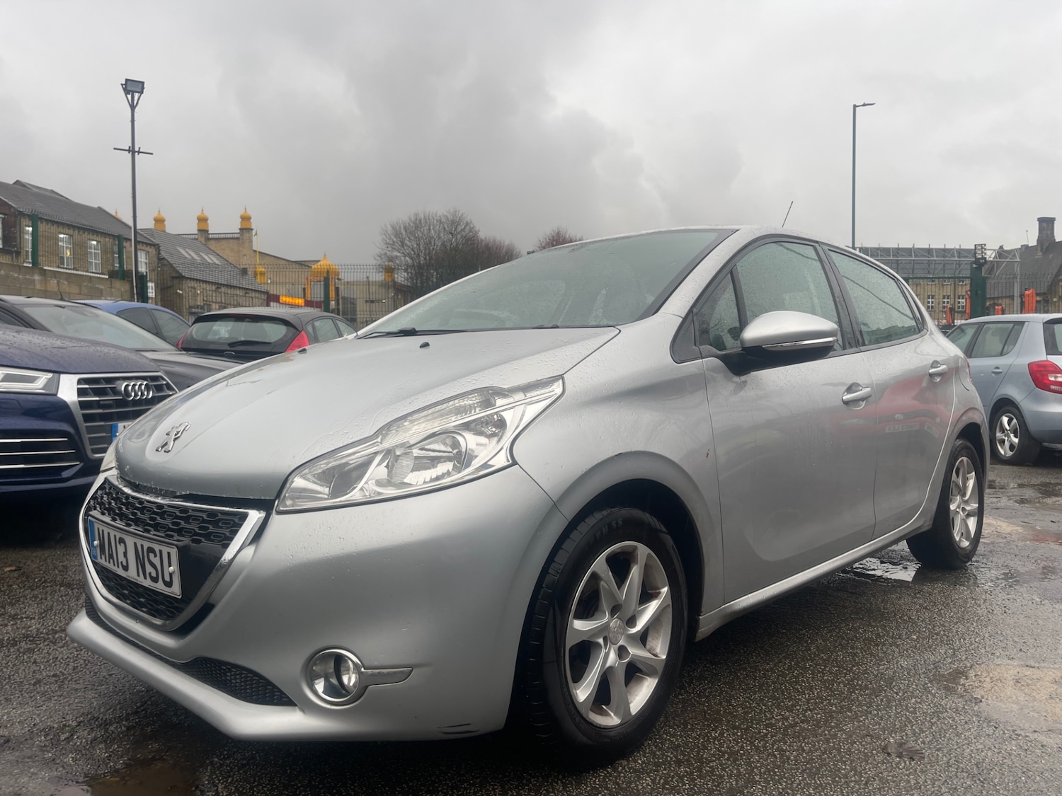 Used Peugeot 208 2013 for sale - 76809433: Photo 3
