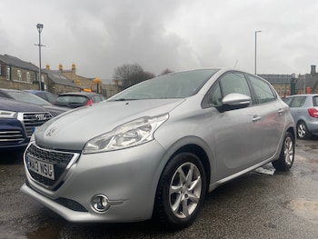 Used Peugeot 208 2013 for sale - 76809433: Photo