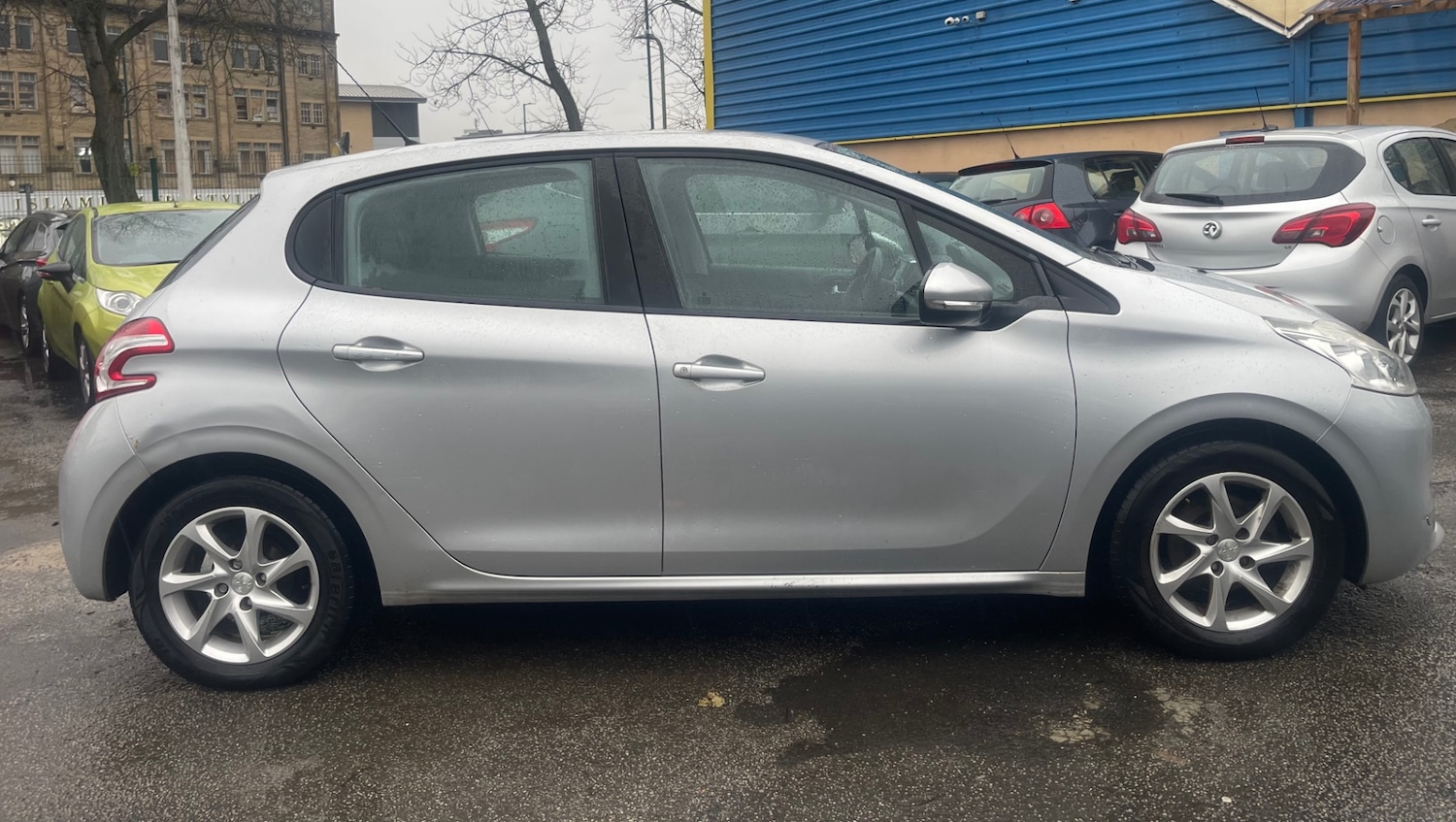 Used Peugeot 208 2013 for sale - 76809433: Photo 8