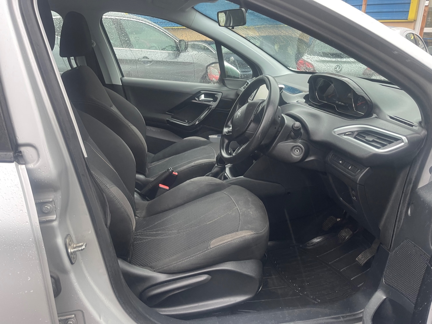 Used Peugeot 208 2013 for sale - 76809433: Photo 9