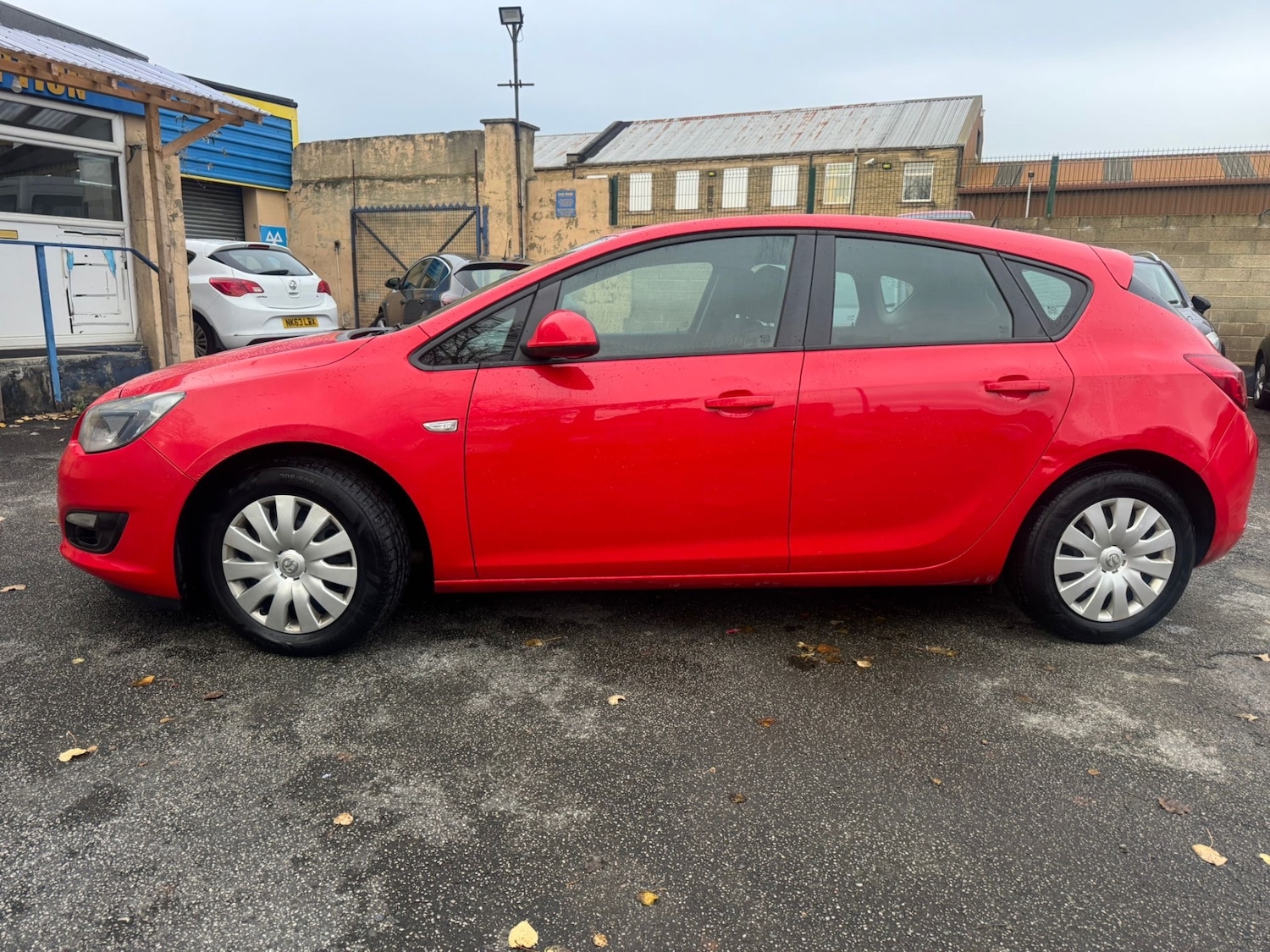 Used Vauxhall Astra 2013 for sale - 76479517: Photo 2