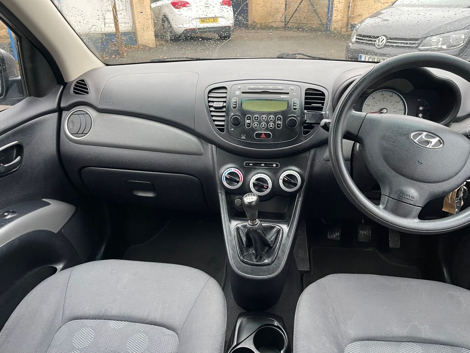 Used Hyundai i10 2010 for sale - 76553745: Photo 11