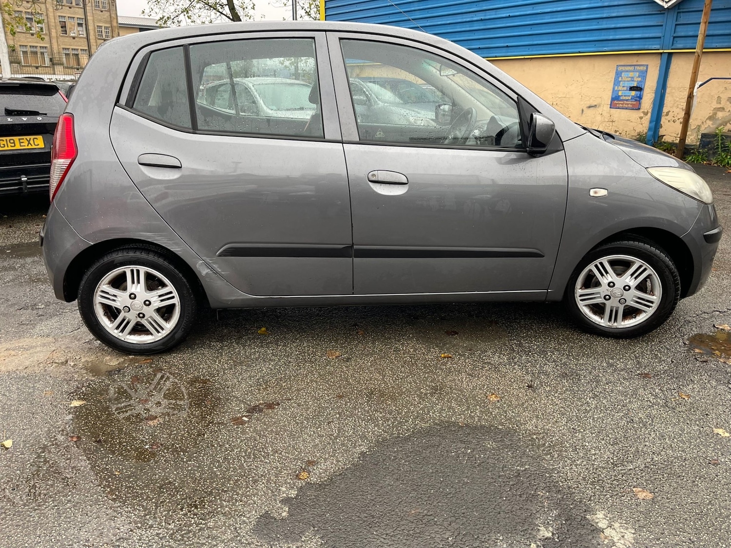 Used Hyundai i10 2010 for sale - 76553745: Photo 8