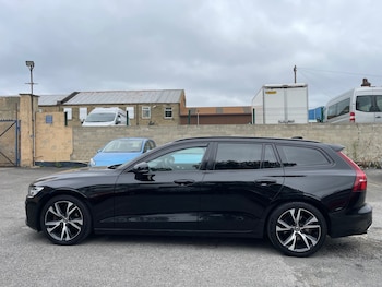 Used Volvo V60 2019 for sale - 75615899: Photo