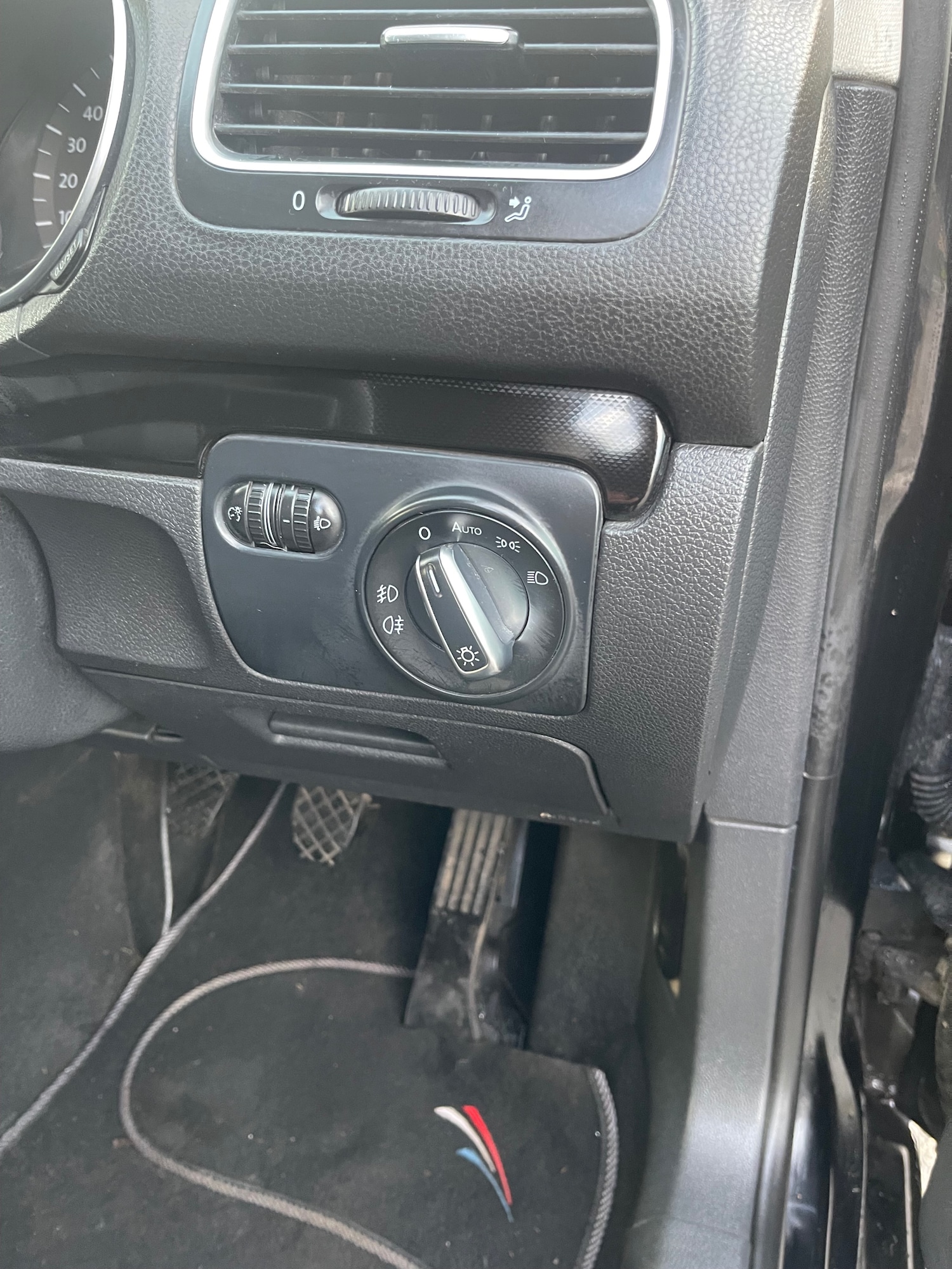 Used Volkswagen Golf 2010 for sale - 76969872: Photo 13