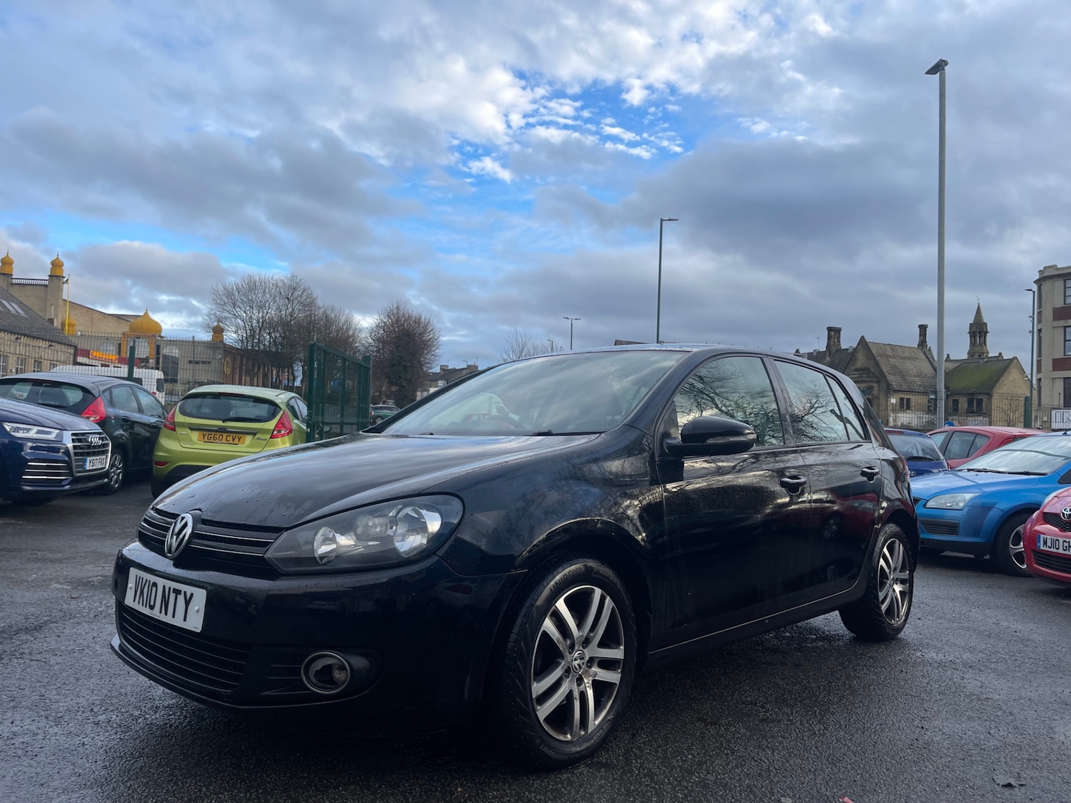 Used Volkswagen Golf 2010 for sale - 76969872: Photo 3