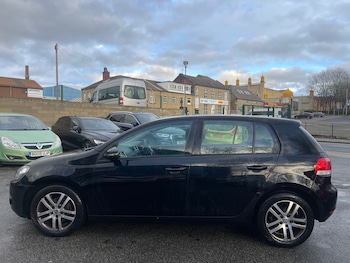 Used Volkswagen Golf 2010 for sale - 76969872: Photo