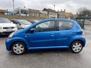 Used Toyota AYGO 2010 for sale - 77490424: Photo