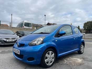 Used Toyota AYGO 2010 for sale - 75995809: Photo