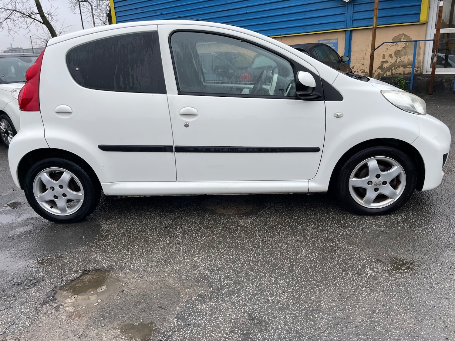 Used Peugeot 107 2011 for sale - 77378460: Photo 8