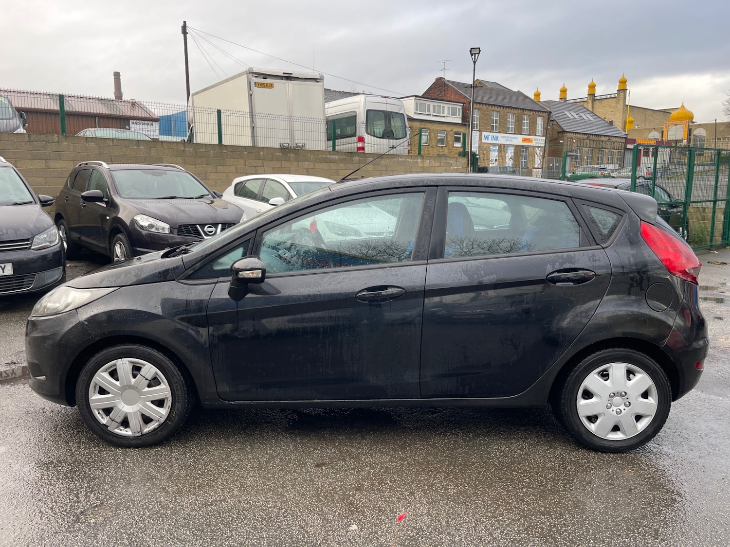 Used Ford Fiesta 2010 for sale - 76612494: Photo 2