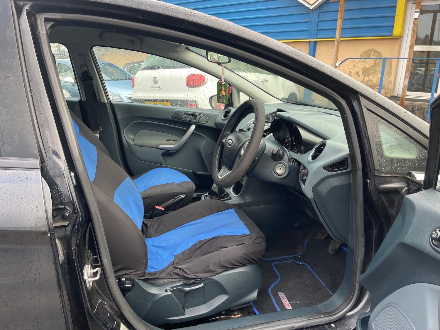 Used Ford Fiesta 2010 for sale - 76612494: Photo 9