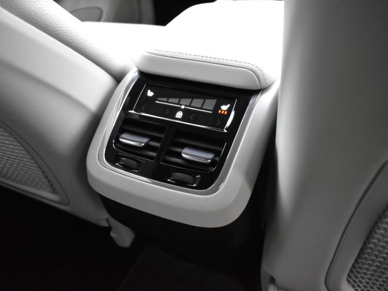 Used Volvo XC60 2025 for sale - 76981435: Photo 32