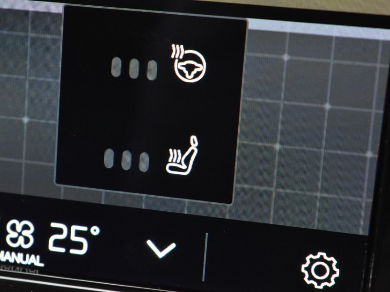 Used Volvo XC60 2022 for sale - 77124123: Photo 25