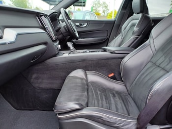Used Volvo XC60 2019 for sale - 78630329: Photo