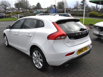 Used Volvo V40 2018 for sale - 76982394: Photo