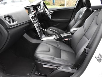 Used Volvo V40 2018 for sale - 76982394: Photo