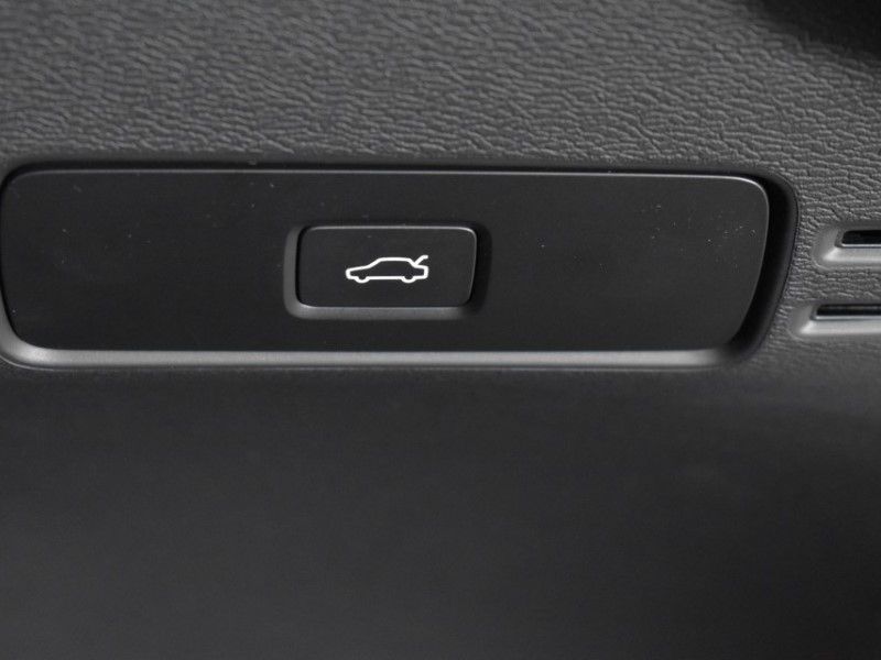 Used Volvo XC40 2024 for sale - 76981030: Photo 40