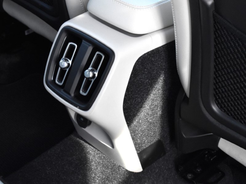 Used Volvo XC40 2019 for sale - 77662129: Photo 33