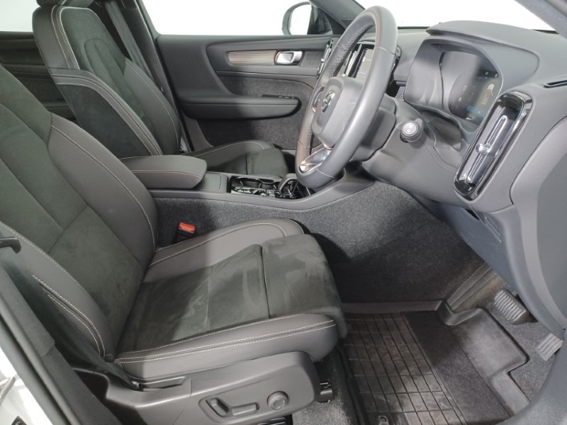 Used Volvo XC40 2024 for sale - 76982029: Photo 44