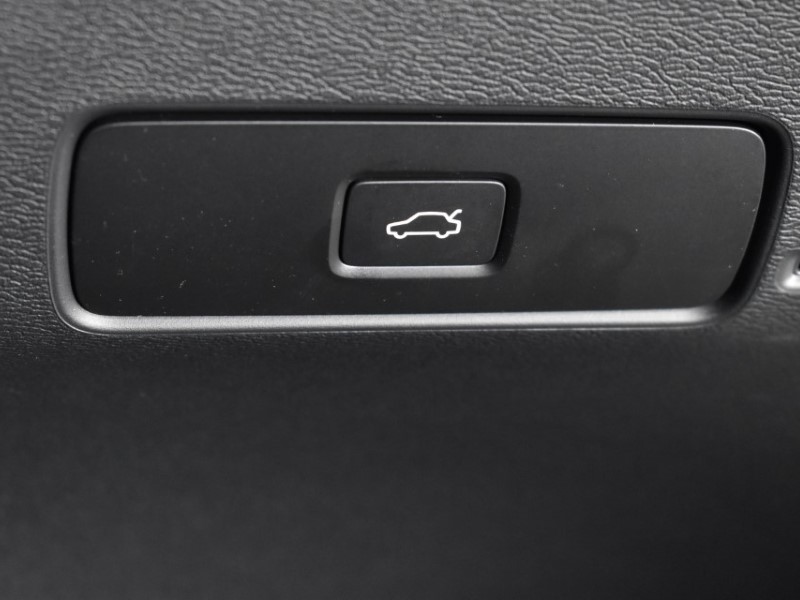 Used Volvo XC40 2024 for sale - 76980901: Photo 33