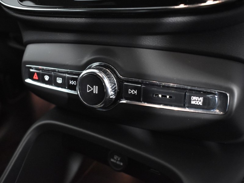 Used Volvo XC40 2021 for sale - 76982354: Photo 33