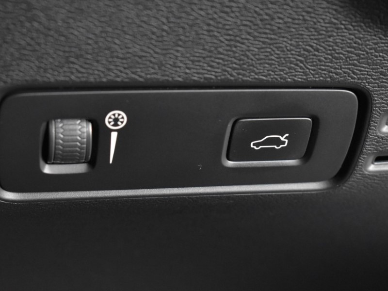 Used Volvo XC40 2021 for sale - 76982354: Photo 34