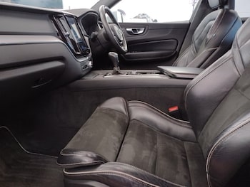 Used Volvo XC60 2018 for sale - 79127449: Photo