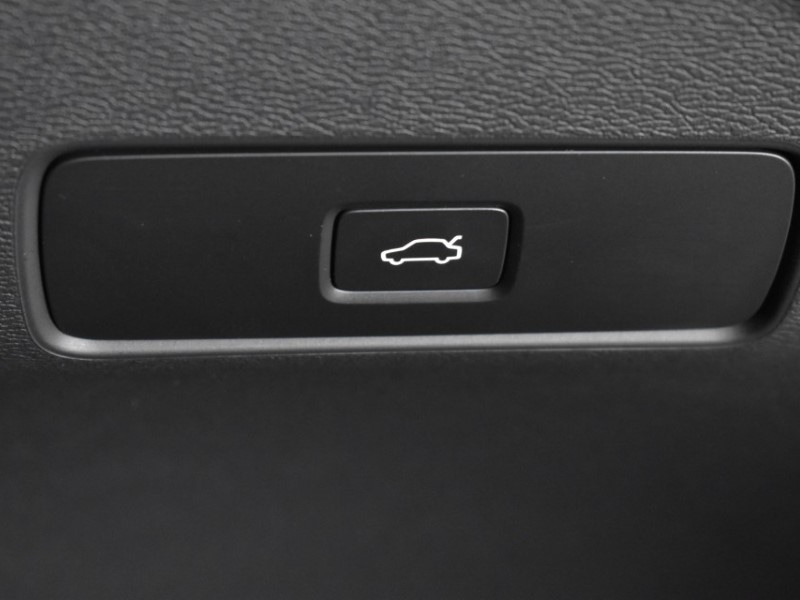 Used Volvo XC40 2024 for sale - 76982104: Photo 35