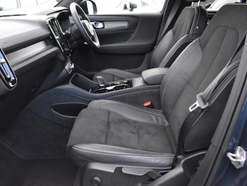 Used Volvo XC40 2021 for sale - 76981099: Photo