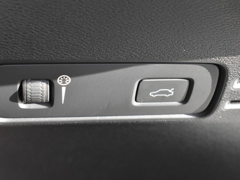 Used Volvo XC40 2019 for sale - 77353911: Photo 12