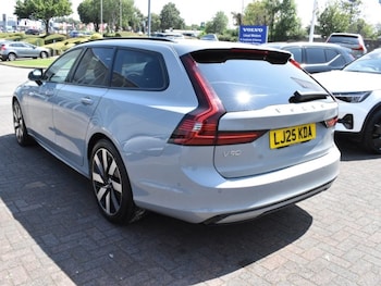 Used Volvo V90 2025 for sale - 79208648: Photo