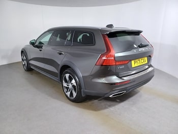 Used Volvo V60 2021 for sale - 76982450: Photo