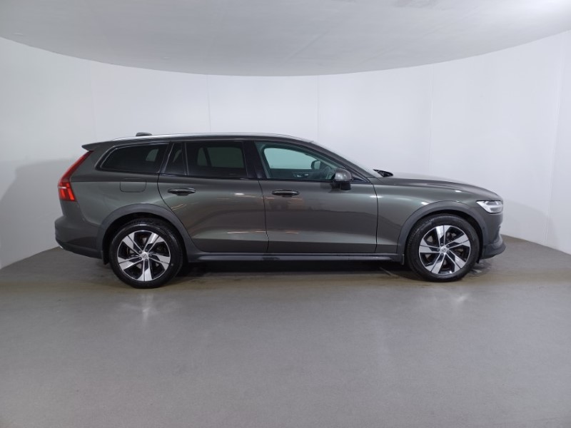 Used Volvo V60 2021 for sale - 76982450: Photo 7