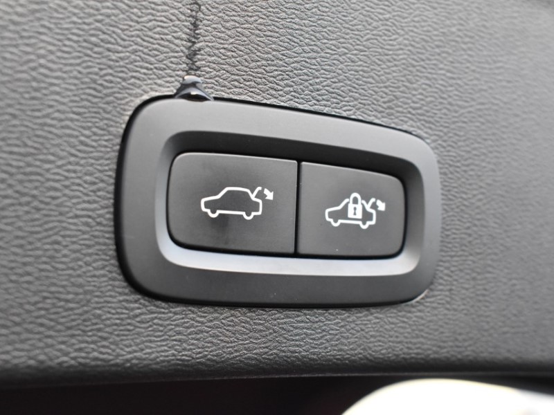 Used Volvo XC40 2022 for sale - 77087669: Photo 40