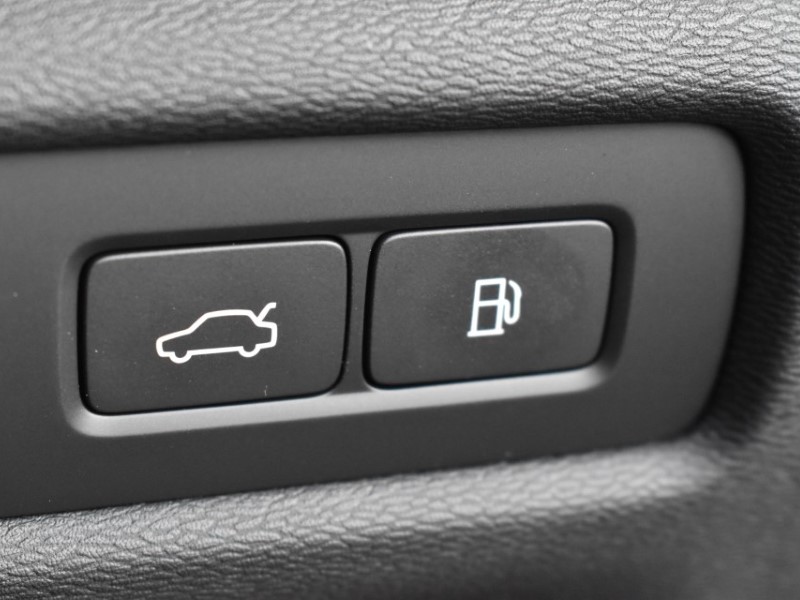 Used Volvo V60 2023 for sale - 77179615: Photo 21