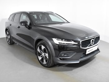 Used Volvo V60 2021 for sale - 76982160: Photo