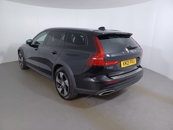 Used Volvo V60 2021 for sale - 76982160: Photo
