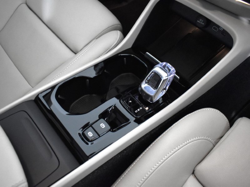 Used Volvo XC40 2024 for sale - 76981647: Photo 38