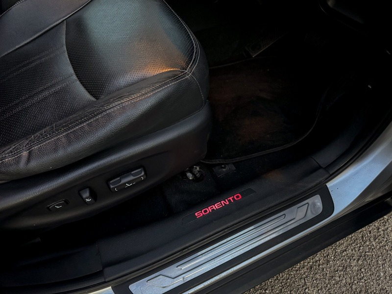 Used Kia Sorento 2011 for sale - 78154680: Photo 41