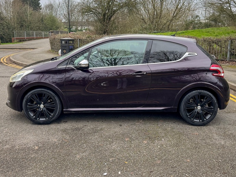 Used Peugeot 208 2014 for sale - 77821779: Photo 11