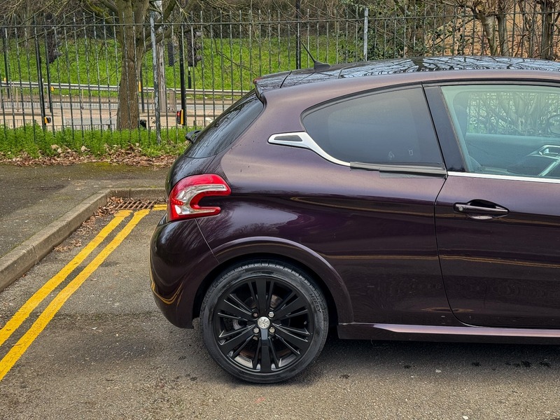 Used Peugeot 208 2014 for sale - 77821779: Photo 18