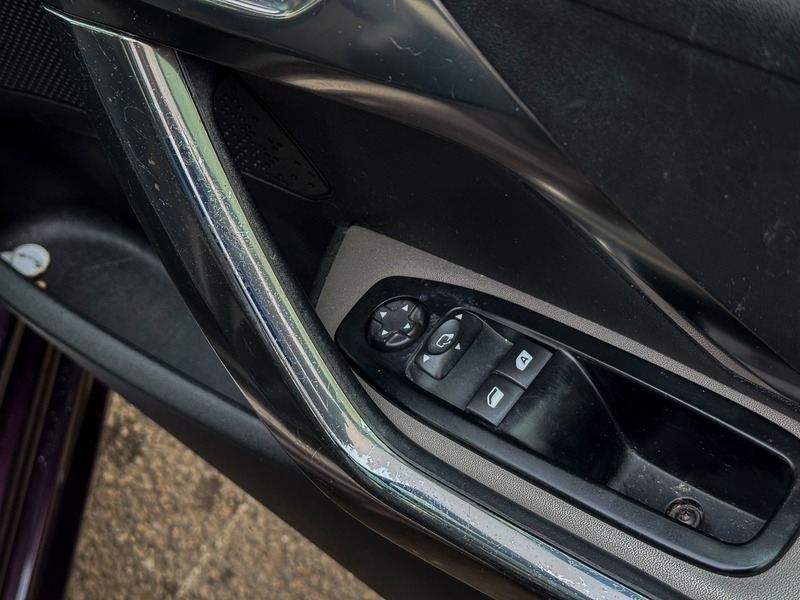 Used Peugeot 208 2014 for sale - 77821779: Photo 32